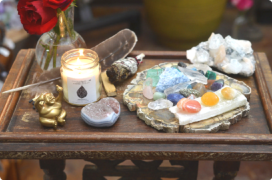 Créez un autel de cristal pour accueillir votre intention.