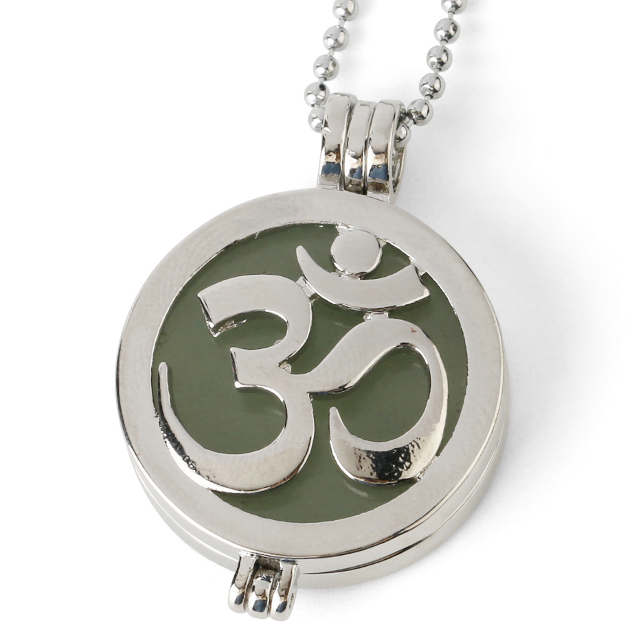 Chaîne et son Pendentif Yoga en Aventurine "Chance & Fortune" - Om