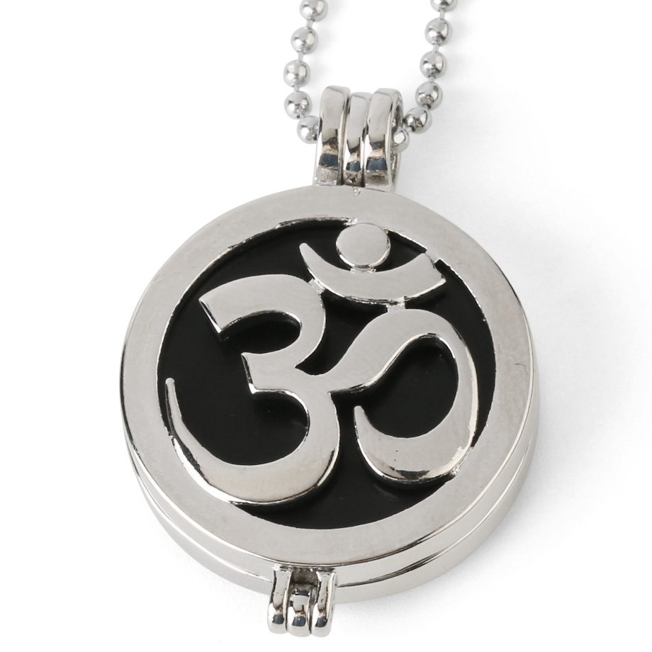 Chaîne et son Pendentif Reiki en Onyx "Stabilité & Maîtrise de soi" - Om